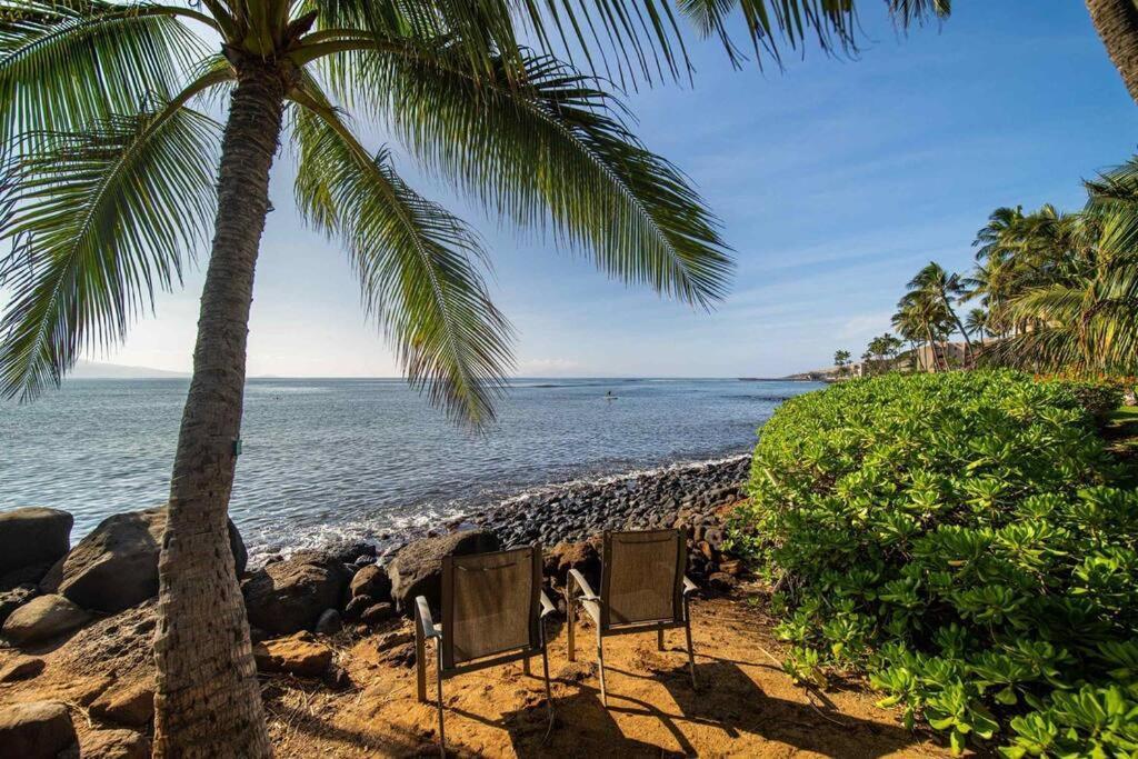 Stunning Maui Direct Ocean Front On The Beach, Walk To Beach From Condo, Watch Turtles, Whales, Ac In All Rooms Ocean View Pool And Spa Wailuku Kültér fotó