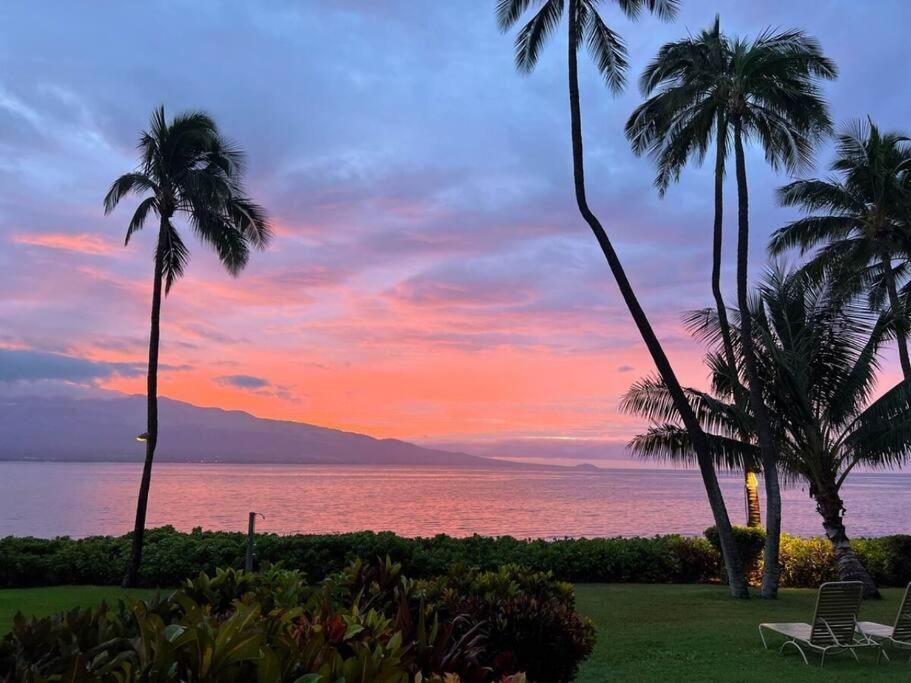 Stunning Maui Direct Ocean Front On The Beach, Walk To Beach From Condo, Watch Turtles, Whales, Ac In All Rooms Ocean View Pool And Spa Wailuku Kültér fotó